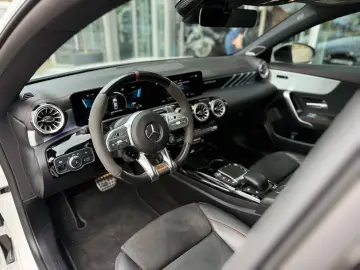 MERCEDES-BENZ CLA 45 AMG S 4M NIGHT PANO BURM LED 360