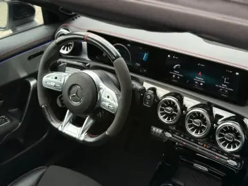 MERCEDES-BENZ CLA 45 AMG S 4M NIGHT PANO BURM LED 360