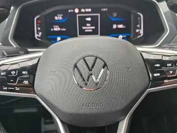 VW Tiguan R Line BLACK PANO LEDER HUD MEM CAM