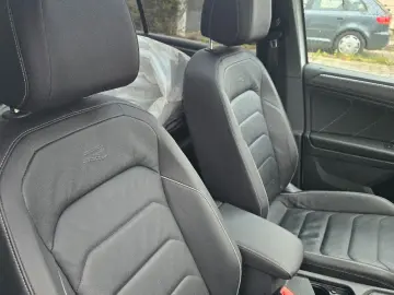 VW Tiguan R Line BLACK PANO LEDER HUD MEM CAM