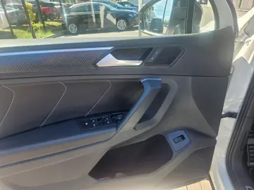 VW Tiguan R Line BLACK PANO LEDER HUD MEM CAM