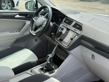 VW Tiguan Elegance e-Hybrid R-Kam AHK ACC Matrix