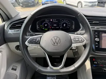 VW Tiguan Elegance e-Hybrid R-Kam AHK ACC Matrix