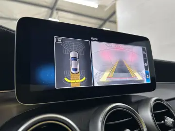MERCEDES-BENZ C 300 AMG-Line Keyless Carplay LED Nav…