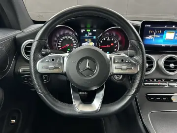 MERCEDES-BENZ C 300 AMG-Line Keyless Carplay LED Nav…