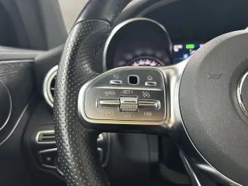 MERCEDES-BENZ C 300 AMG-Line Keyless Carplay LED Nav…