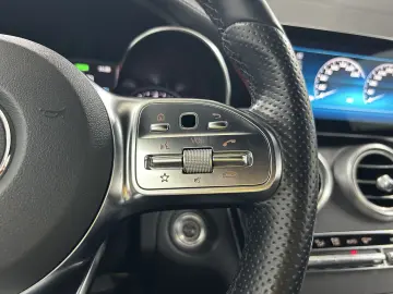 MERCEDES-BENZ C 300 AMG-Line Keyless Carplay LED Nav…