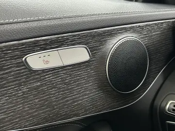 MERCEDES-BENZ C 300 AMG-Line Keyless Carplay LED Nav…