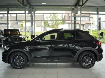 VW T-Roc R 4M  2.H  19  Pano  AKRA  beats  ACC