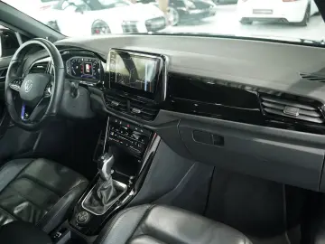 VW T-Roc R 4M  2.H  19  Pano  AKRA  beats  ACC
