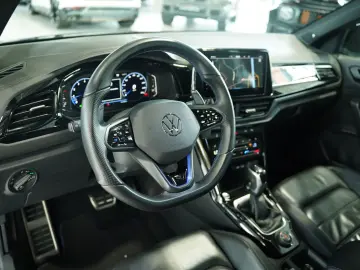 VW T-Roc R 4M  2.H  19  Pano  AKRA  beats  ACC