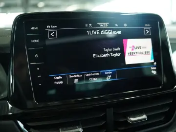 VW T-Roc R 4M  2.H  19  Pano  AKRA  beats  ACC
