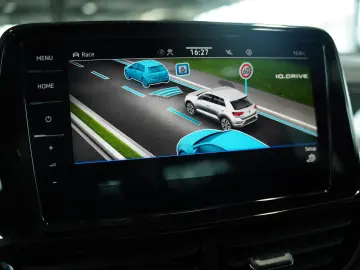 VW T-Roc R 4M  2.H  19  Pano  AKRA  beats  ACC