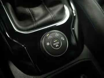 VW T-Roc R 4M  2.H  19  Pano  AKRA  beats  ACC