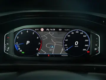 VW T-Roc R 4M  2.H  19  Pano  AKRA  beats  ACC