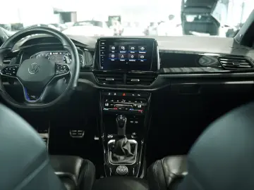 VW T-Roc R 4M  2.H  19  Pano  AKRA  beats  ACC