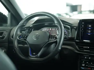 VW T-Roc R 4M  2.H  19  Pano  AKRA  beats  ACC