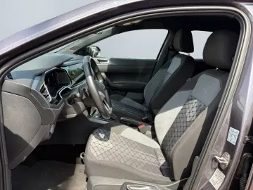VW Taigo 1.5 TSI R-Line  LED digi CP ACC SHZ CAM PD