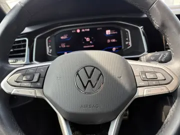 VW Taigo 1.5 TSI R-Line  LED digi CP ACC SHZ CAM PD