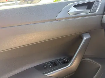 VW Taigo 1.5 TSI R-Line  LED digi CP ACC SHZ CAM PD