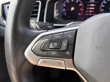 VW Taigo 1.5 TSI R-Line  LED digi CP ACC SHZ CAM PD
