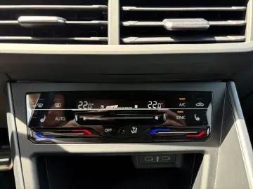 VW Taigo 1.5 TSI R-Line  LED digi CP ACC SHZ CAM PD