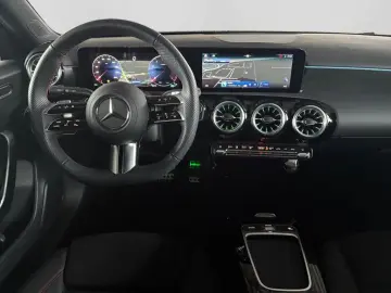 MERCEDES-BENZ A 200 AMG MBEAM DISTR NAVI SHZ KLIMA K…