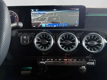 MERCEDES-BENZ A 200 AMG MBEAM DISTR NAVI SHZ KLIMA K…