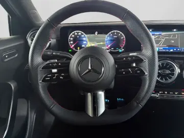 MERCEDES-BENZ A 200 AMG MBEAM DISTR NAVI SHZ KLIMA K…