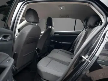 VW Golf Life Business-P. Premium Streaming&Internet