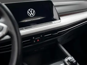 VW Golf Life Business-P. Premium Streaming&Internet