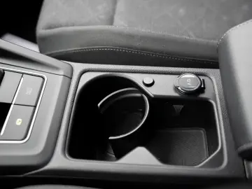 VW Golf Life Business-P. Premium Streaming&Internet