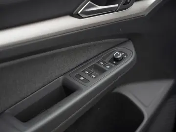 VW Golf Life Business-P. Premium Streaming&Internet