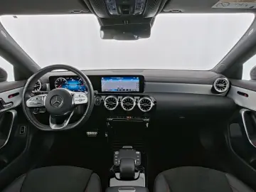 MERCEDES-BENZ CLA 250 Shooting Brake AMG Line ACC Na…