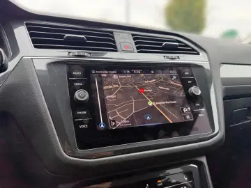 VW Tiguan Allspace Life 2.0 TDI AHK-klappbar Navi