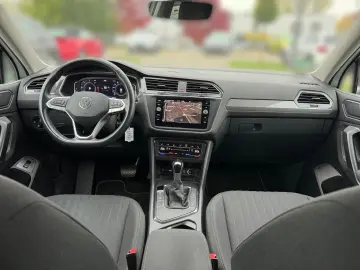 VW Tiguan Allspace Life 2.0 TDI AHK-klappbar Navi