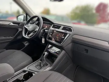VW Tiguan Allspace Life 2.0 TDI AHK-klappbar Navi