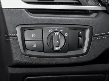 BMW X2 xDrive20d A HUD PANO AHK RFK NAVI LED DAB LM