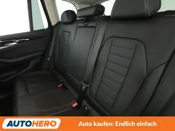 BMW xDrive 30i Luxury Line Aut. NAVI LED CAM ACC SHZ