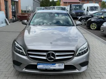 MERCEDES-BENZ C 180 Lim. Avantgarde  LED KAMERA AHK TEMPO