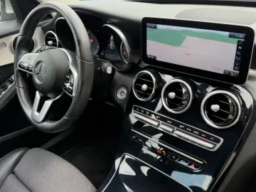 MERCEDES-BENZ C 180 Lim. Avantgarde  LED KAMERA AHK TEMPO