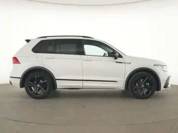 VW Tiguan R-Line 4M BlackStyle AHK Matrix R-Kam ACC