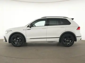 VW Tiguan R-Line 4M BlackStyle AHK Matrix R-Kam ACC