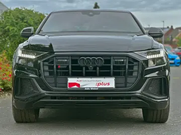 AUDI SQ8 TFSI qu competition  BLACK PANO AHK B&O HuD