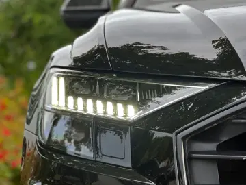 AUDI SQ8 TFSI qu competition  BLACK PANO AHK B&O HuD