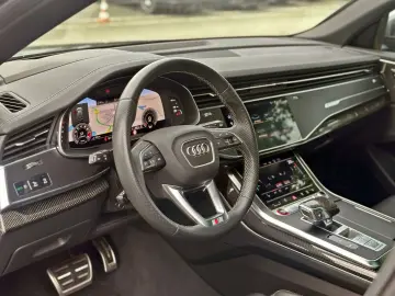 AUDI SQ8 TFSI qu competition  BLACK PANO AHK B&O HuD
