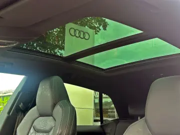 AUDI SQ8 TFSI qu competition  BLACK PANO AHK B&O HuD