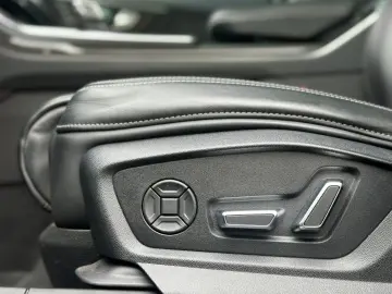 AUDI SQ8 TFSI qu competition  BLACK PANO AHK B&O HuD