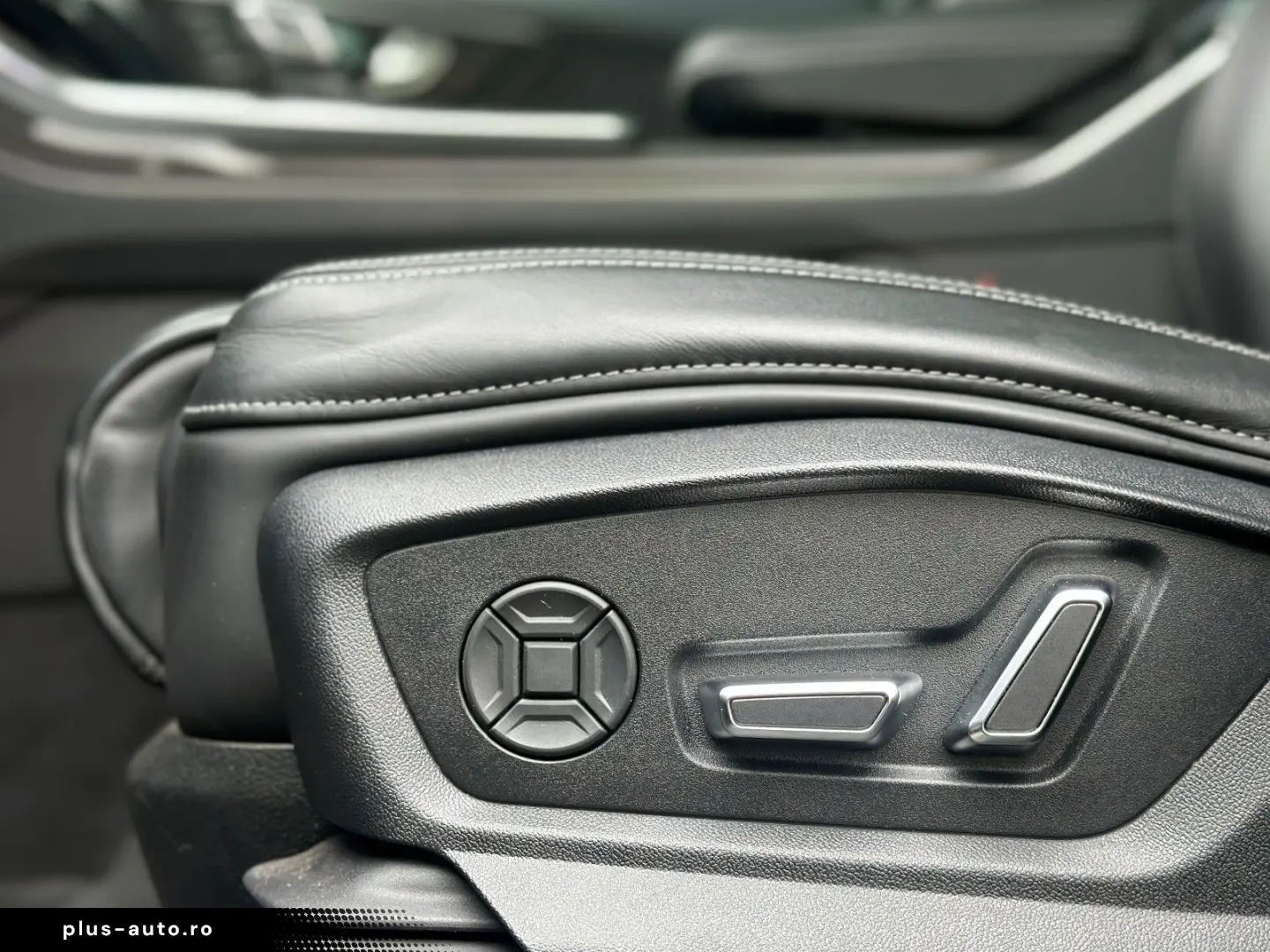 AUDI SQ8 TFSI qu competition  BLACK PANO AHK B&O HuD