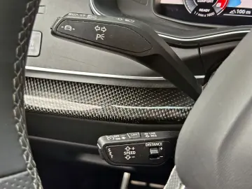 AUDI SQ8 TFSI qu competition  BLACK PANO AHK B&O HuD